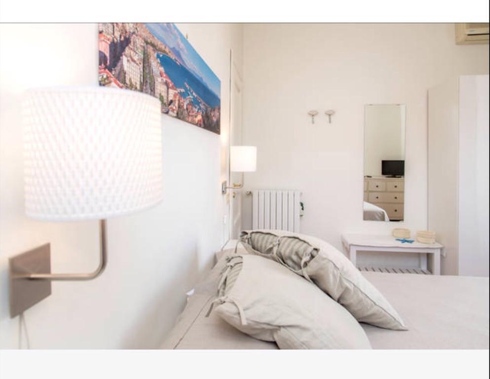 Terrazza Duomo Bed & Breakfast Napoli Oda fotoğraf
